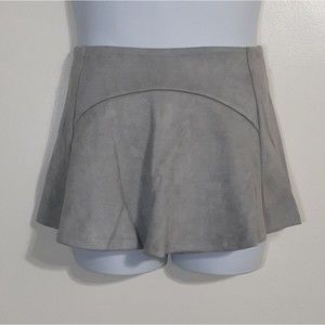 READ LF Seek the Label Gray Faux Suede Skort/Mini Skirt Medium NWT